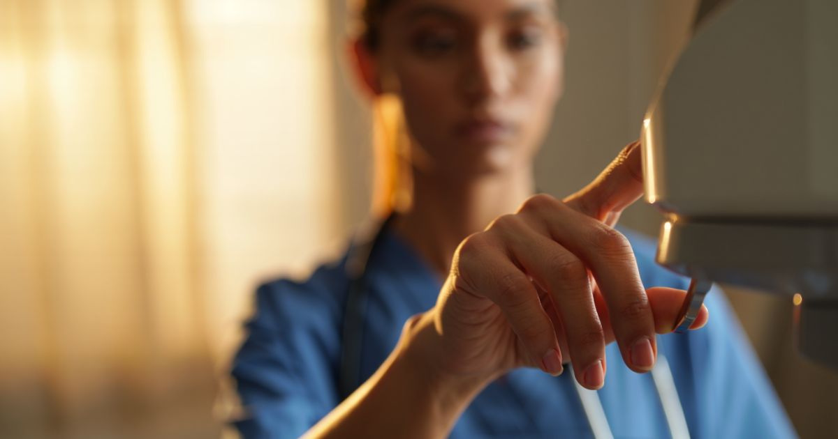 What is a nursing staffing agency